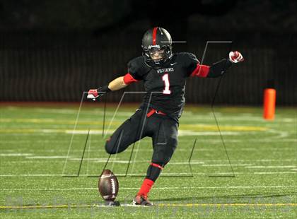 Thumbnail 3 in  Harvard-Westlake vs. Granada Hills photogallery.