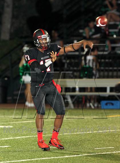 Thumbnail 2 in  Harvard-Westlake vs. Granada Hills photogallery.