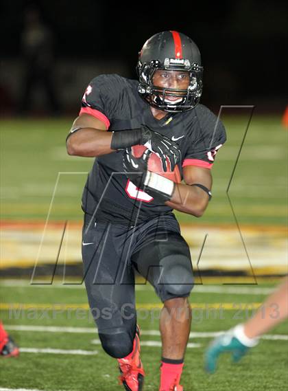 Thumbnail 3 in  Harvard-Westlake vs. Granada Hills photogallery.