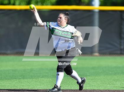 Thumbnail 3 in Santo vs Rio Vista (UIL 2A Bi-District) photogallery.