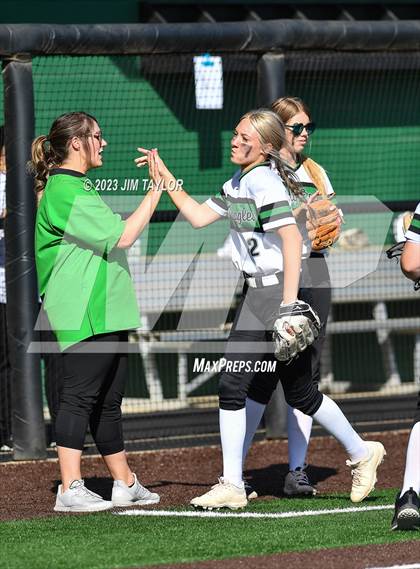 Thumbnail 3 in Santo vs Rio Vista (UIL 2A Bi-District) photogallery.