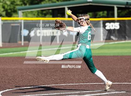Thumbnail 1 in Santo vs Rio Vista (UIL 2A Bi-District) photogallery.