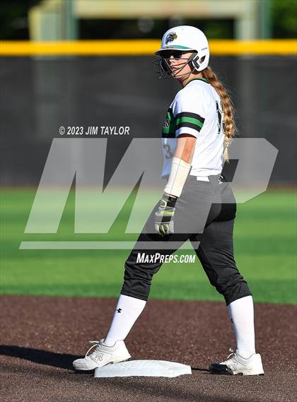Thumbnail 2 in Santo vs Rio Vista (UIL 2A Bi-District) photogallery.