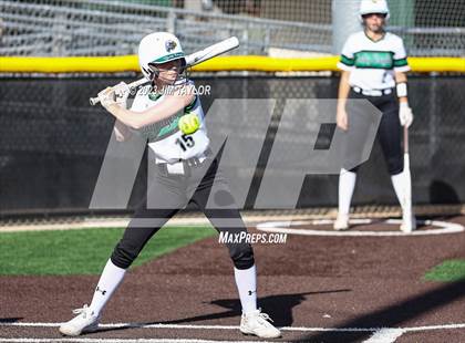 Thumbnail 1 in Santo vs Rio Vista (UIL 2A Bi-District) photogallery.