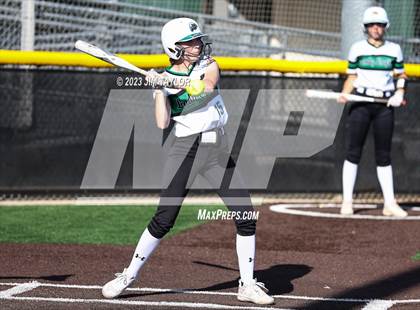 Thumbnail 1 in Santo vs Rio Vista (UIL 2A Bi-District) photogallery.