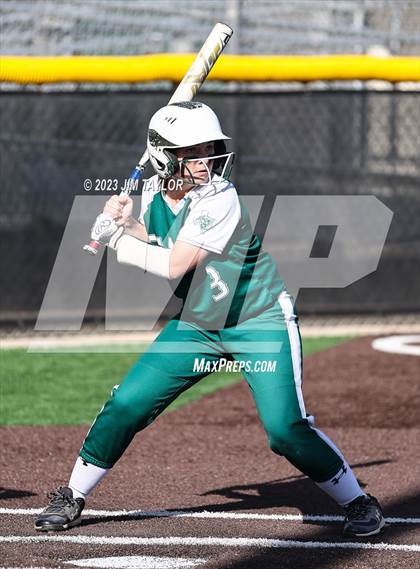 Thumbnail 3 in Santo vs Rio Vista (UIL 2A Bi-District) photogallery.