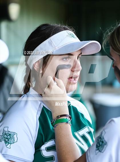 Thumbnail 3 in Santo vs Rio Vista (UIL 2A Bi-District) photogallery.