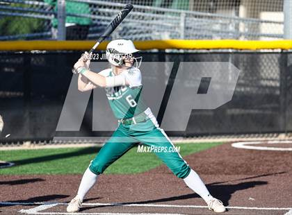Thumbnail 3 in Santo vs Rio Vista (UIL 2A Bi-District) photogallery.