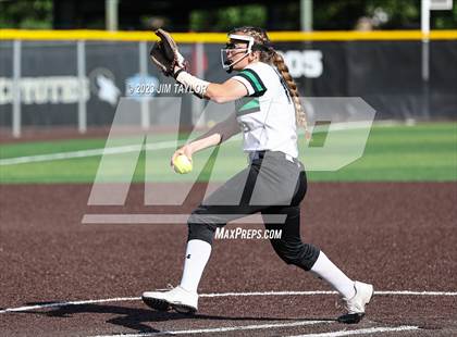 Thumbnail 2 in Santo vs Rio Vista (UIL 2A Bi-District) photogallery.