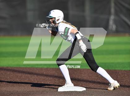 Thumbnail 1 in Santo vs Rio Vista (UIL 2A Bi-District) photogallery.