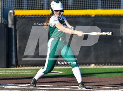 Thumbnail 2 in Santo vs Rio Vista (UIL 2A Bi-District) photogallery.