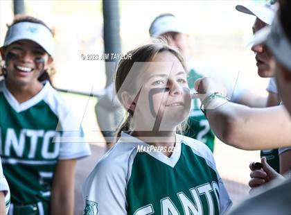 Thumbnail 2 in Santo vs Rio Vista (UIL 2A Bi-District) photogallery.