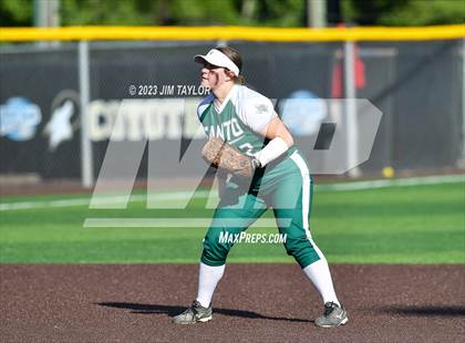 Thumbnail 1 in Santo vs Rio Vista (UIL 2A Bi-District) photogallery.