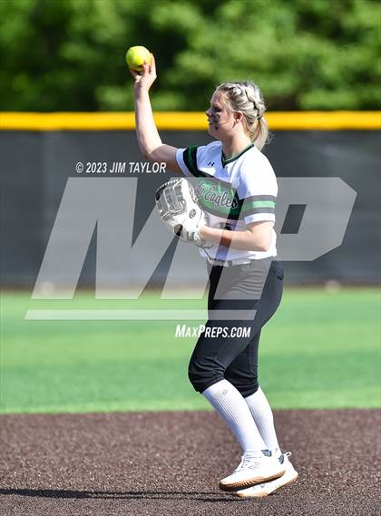 Thumbnail 1 in Santo vs Rio Vista (UIL 2A Bi-District) photogallery.