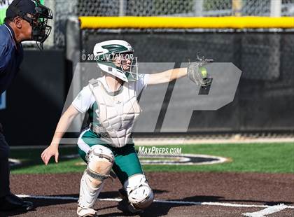 Thumbnail 2 in Santo vs Rio Vista (UIL 2A Bi-District) photogallery.