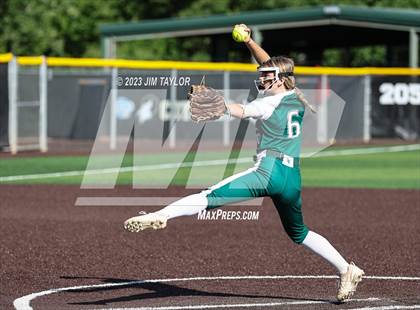 Thumbnail 1 in Santo vs Rio Vista (UIL 2A Bi-District) photogallery.