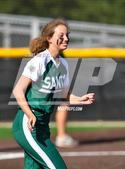Thumbnail 3 in Santo vs Rio Vista (UIL 2A Bi-District) photogallery.