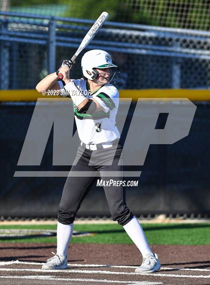 Thumbnail 2 in Santo vs Rio Vista (UIL 2A Bi-District) photogallery.