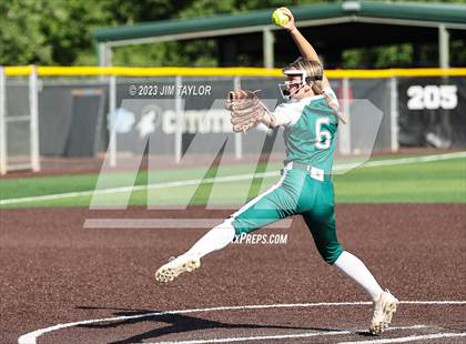 Thumbnail 2 in Santo vs Rio Vista (UIL 2A Bi-District) photogallery.