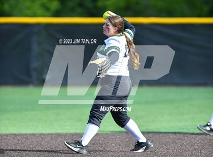 Thumbnail 1 in Santo vs Rio Vista (UIL 2A Bi-District) photogallery.