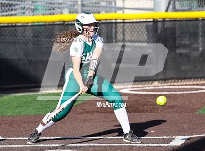 Thumbnail 2 in Santo vs Rio Vista (UIL 2A Bi-District) photogallery.