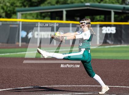Thumbnail 2 in Santo vs Rio Vista (UIL 2A Bi-District) photogallery.