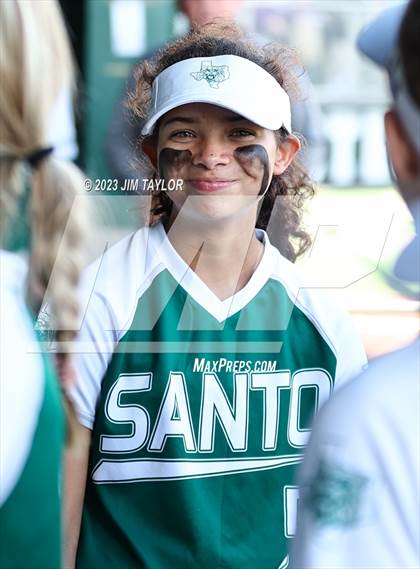 Thumbnail 1 in Santo vs Rio Vista (UIL 2A Bi-District) photogallery.