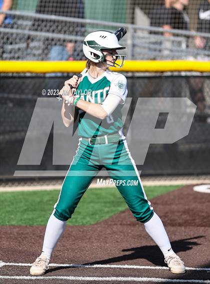 Thumbnail 1 in Santo vs Rio Vista (UIL 2A Bi-District) photogallery.