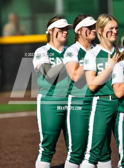 Thumbnail 2 in Santo vs Rio Vista (UIL 2A Bi-District) photogallery.