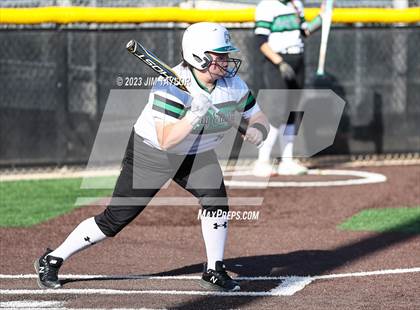 Thumbnail 3 in Santo vs Rio Vista (UIL 2A Bi-District) photogallery.