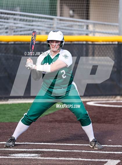 Thumbnail 3 in Santo vs Rio Vista (UIL 2A Bi-District) photogallery.