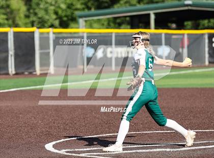 Thumbnail 1 in Santo vs Rio Vista (UIL 2A Bi-District) photogallery.