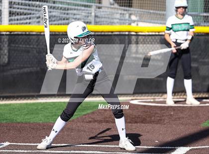 Thumbnail 2 in Santo vs Rio Vista (UIL 2A Bi-District) photogallery.
