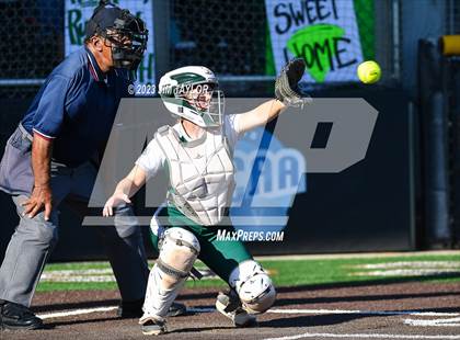Thumbnail 1 in Santo vs Rio Vista (UIL 2A Bi-District) photogallery.