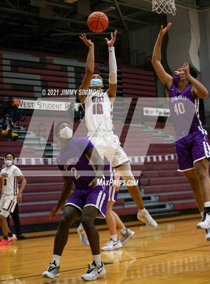 Thumbnail 1 in Collinsville @ Belleville West photogallery.