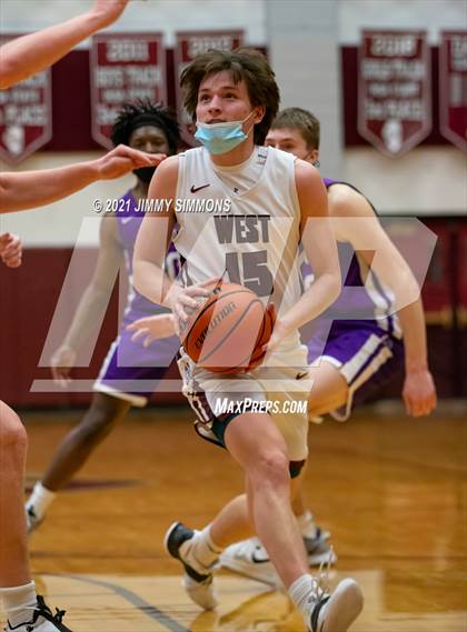 Thumbnail 3 in Collinsville @ Belleville West photogallery.