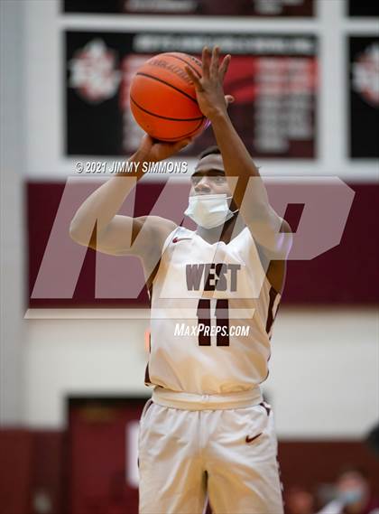 Thumbnail 3 in Collinsville @ Belleville West photogallery.