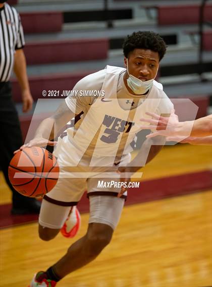 Thumbnail 1 in Collinsville @ Belleville West photogallery.