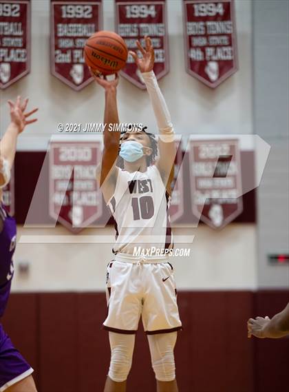 Thumbnail 3 in Collinsville @ Belleville West photogallery.