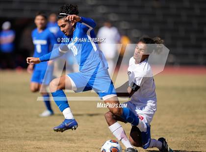 Thumbnail 2 in Albuquerque Academy vs. Lovington photogallery.