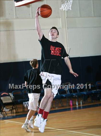 Thumbnail 3 in Columbia Prep vs Tappan Zee photogallery.
