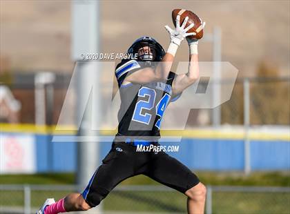 Thumbnail 2 in Mountain View vs. Stansbury (UHSAA 4A Second Round) photogallery.
