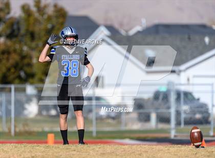 Thumbnail 3 in Mountain View vs. Stansbury (UHSAA 4A Second Round) photogallery.