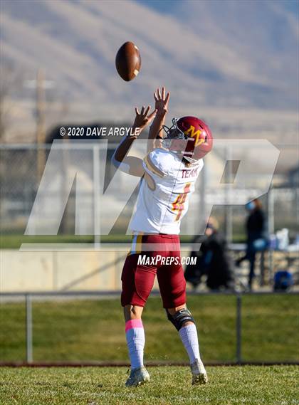 Thumbnail 2 in Mountain View vs. Stansbury (UHSAA 4A Second Round) photogallery.
