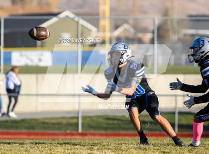 Thumbnail 3 in Mountain View vs. Stansbury (UHSAA 4A Second Round) photogallery.