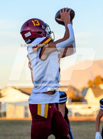Thumbnail 3 in Mountain View vs. Stansbury (UHSAA 4A Second Round) photogallery.