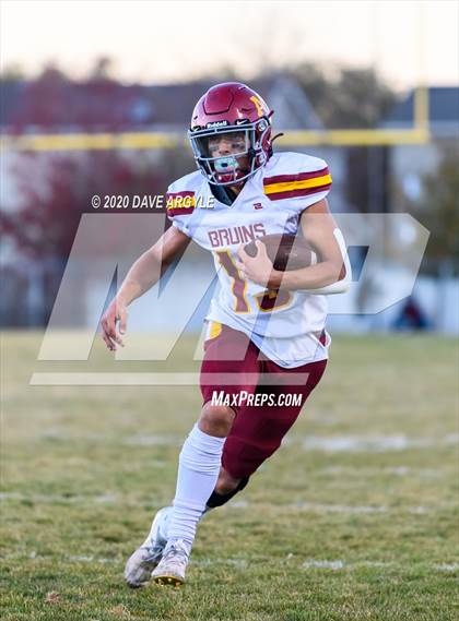 Thumbnail 2 in Mountain View vs. Stansbury (UHSAA 4A Second Round) photogallery.