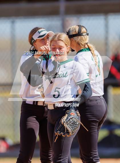 Thumbnail 2 in Elkhorn vs. Lincoln Southwest photogallery.