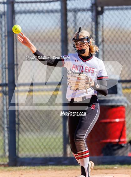 Thumbnail 2 in Elkhorn vs. Lincoln Southwest photogallery.