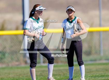 Thumbnail 2 in Elkhorn vs. Lincoln Southwest photogallery.